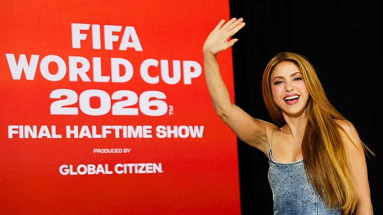 Shakira enters for a panel on the 2026 FIFA World Cup soccer tournament halftime show at the Global Citizen NOW summit in New York. - | Photo: AP/Heather Khalifa