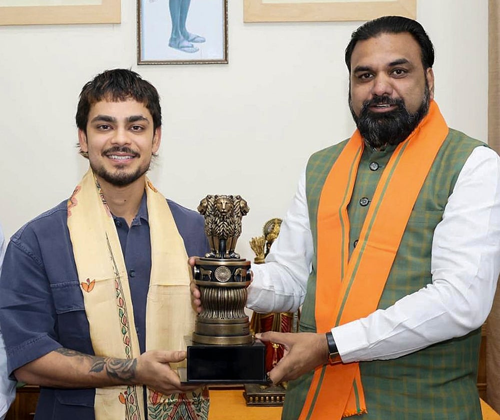 Bihar CM felicitates Ishan Kishan