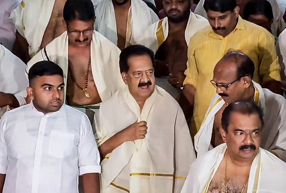 Congress Ramesh Chennithala at Guruvayur Temple