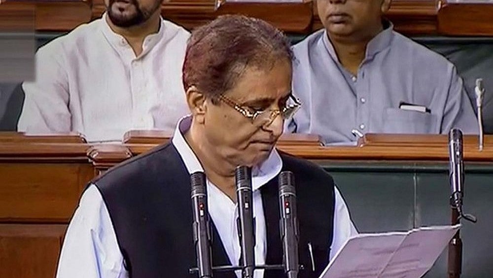 SP Heavyweight Azam Khan Sentenced to Two Years in Jail in 'Shoe Cleaning' Remark Case - null
