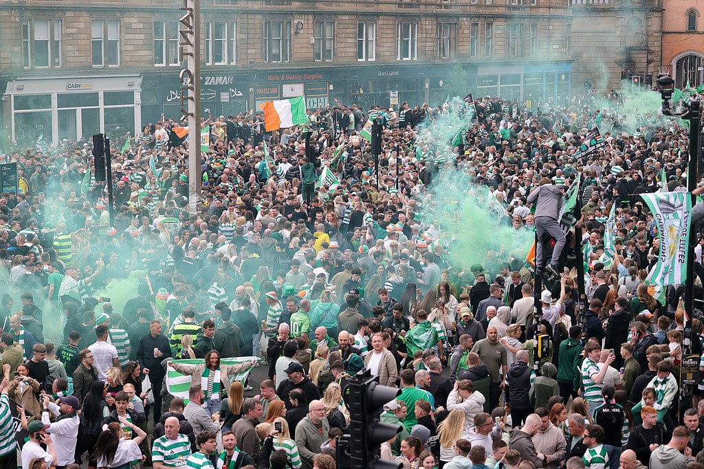 Celtic vs Heart of Midlothian Scottish Premier League soccer-Celtic fans