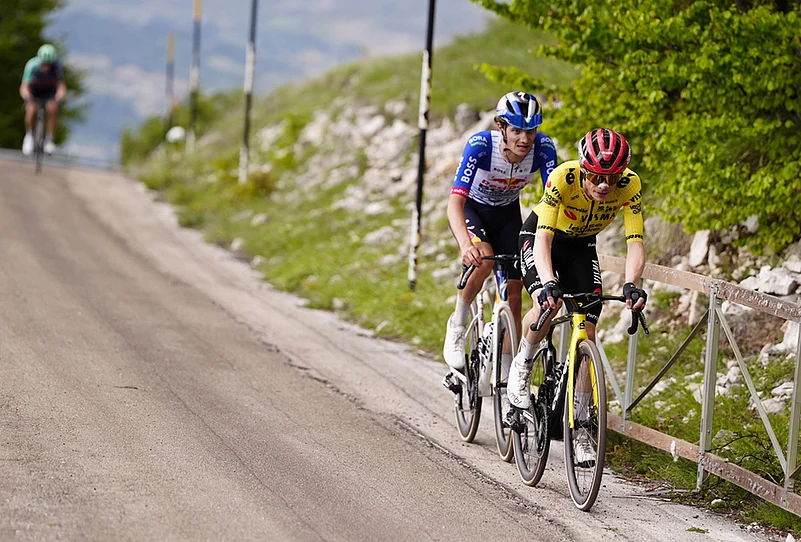 Giro dItalia mountain cycling- Giulio Pellizzari