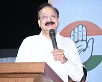 PTI : Cong Leader Siddique Likens CM Row To Labour Pain