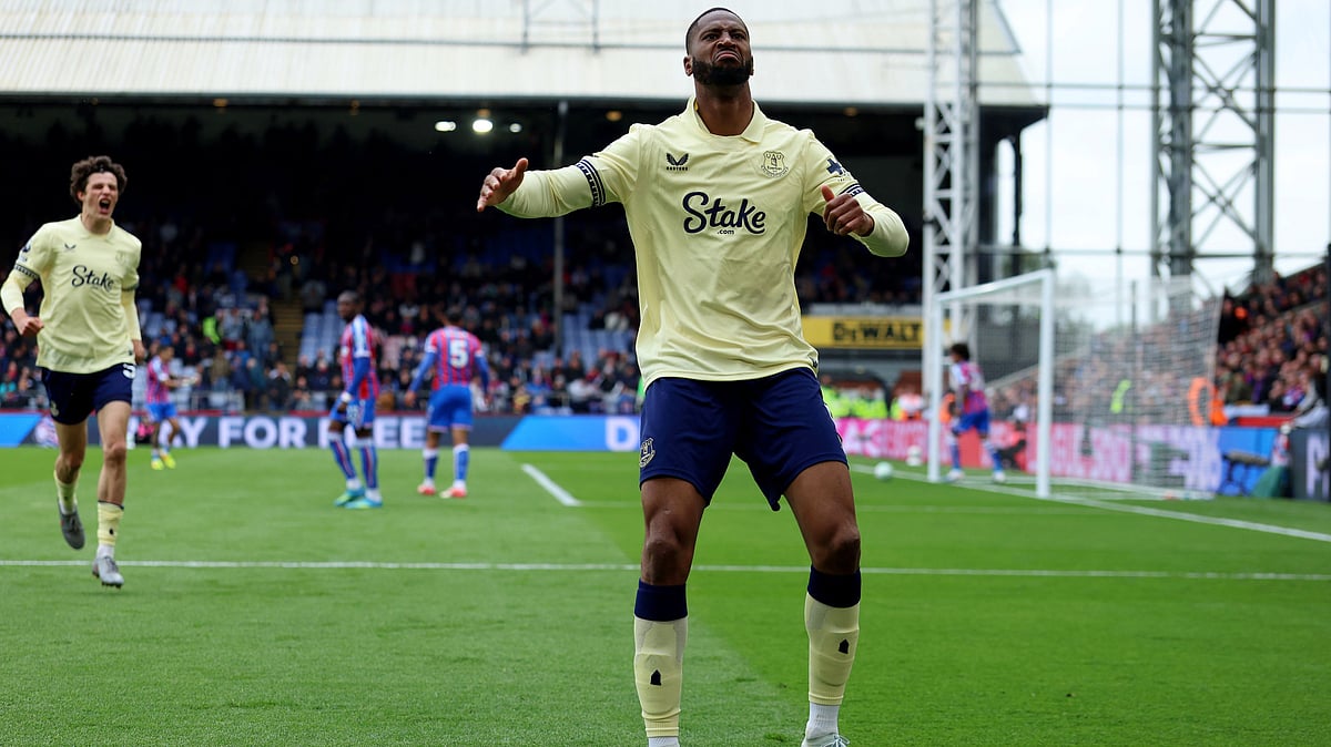 Everton's Beto celebrates scoring during the English Premier League soccer match between Crystal Palace and Everton in London, Sunday May 10, 2026.  - | Photo: AP/Steven Paston