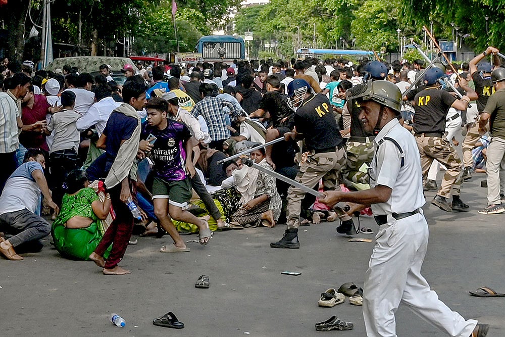 Protest against anti-encroachment drive in Kolkata