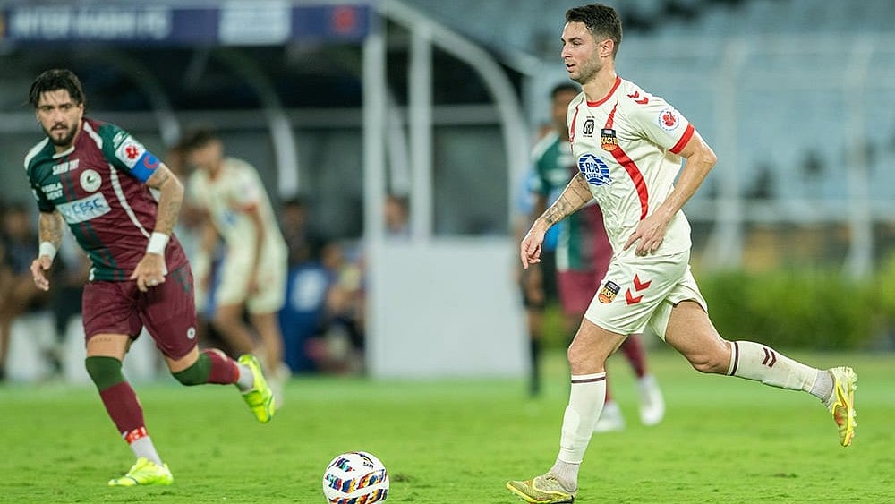 Action from the Indian Super League match between Mohun Began and Inter Kashi at the Salt Lake Stadium in Kolkata. - | Photo courtesy: Indian Super League