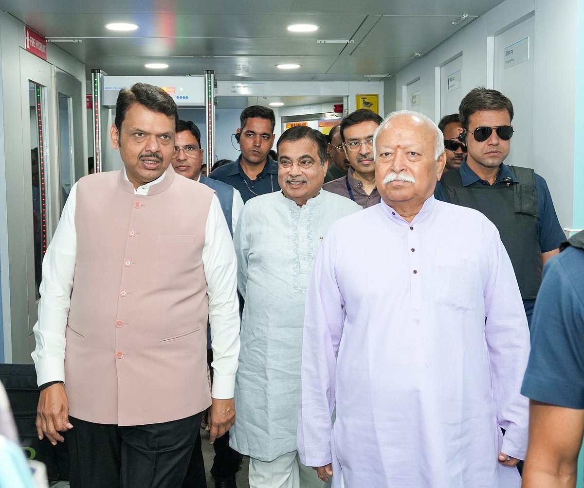 Maharashtra CM Devendra Fadnavis (L), Union Minister Nitin Gadkari (in centre) and RSS Chief Mohan Bhagwat (R). - BJP Maharashtra Facebook