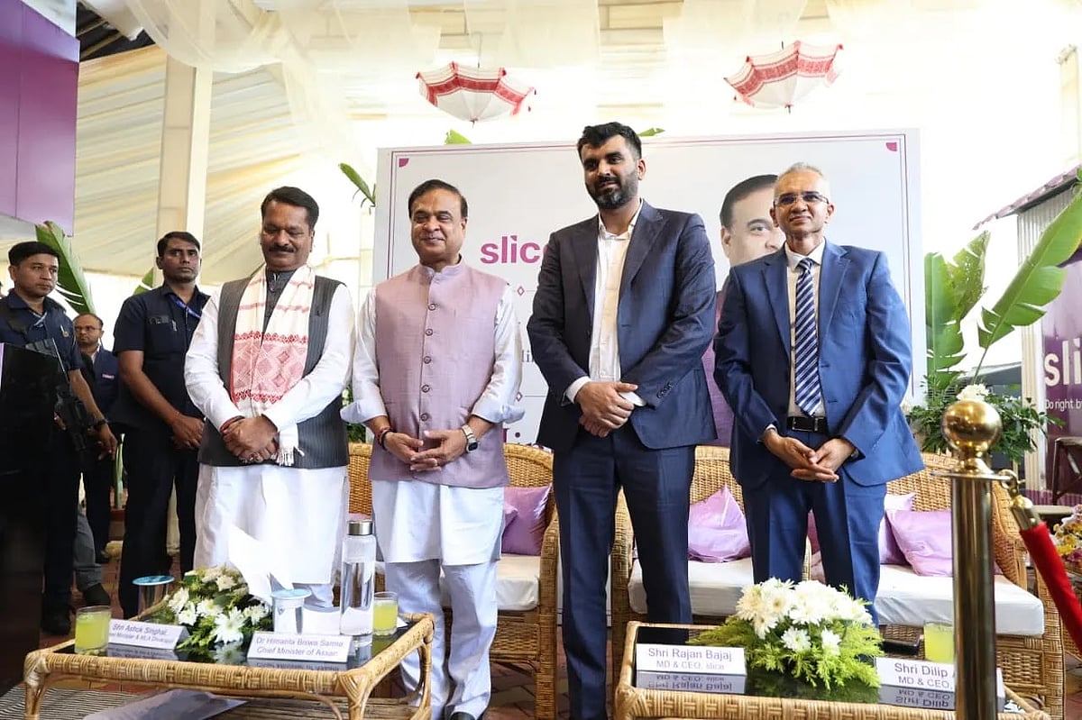 CM Himanta Biswa Sarma Inaugurates India’s First AI-Powered Phygital Banking Branch In Guwahati - null