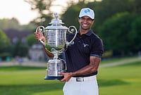 PGA Championship: Englishman Aaron Rai Lifts Trophy Beating Jon Rahm | Photo: AP/Matt Slocum : Aaron Rai, of England, holds the Wanamaker Trophy after winning the PGA Championship golf tournament at Aronimink Golf Club in Newtown Square, Pennsylvania.