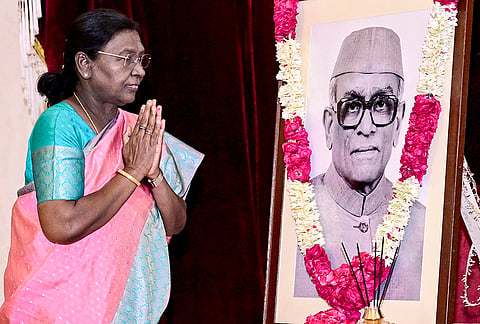 President Droupadi Murmu pays tributes to former President Neelam Sanjiva Reddy on his birth anniversary, at Rashtrapati Bhavan, in New Delhi. 