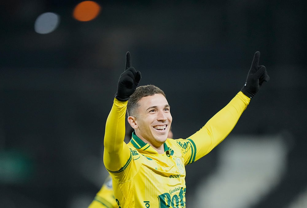 Nathan of Brazil's Mirassol celebrates scoring his side's second goal against Bolivia's Always Ready during a Copa Libertadores Group G soccer match in Asuncion, Paraguay. - | Photo: AP/Jorge Saenz