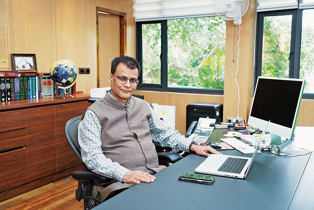 Rahul Navin, ED director