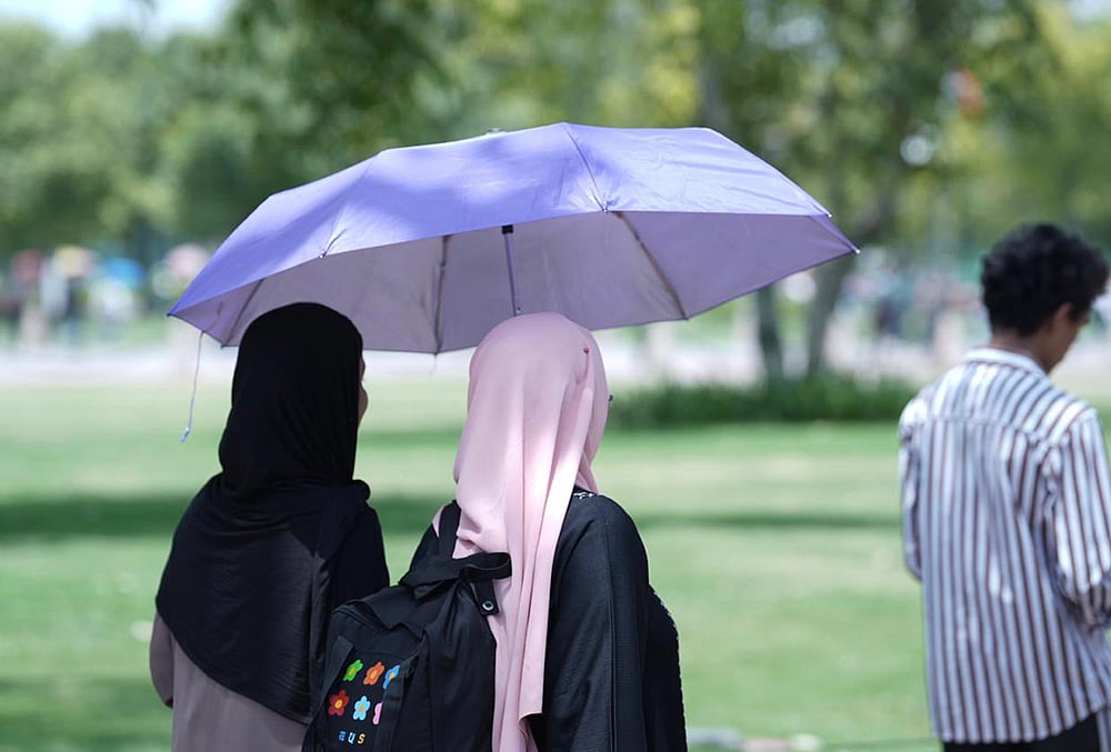 Weather: Hot day in Delhi