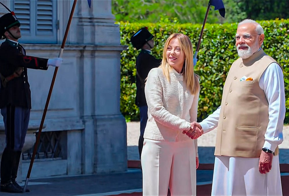 PM Modi with Giorgia Meloni in Italy