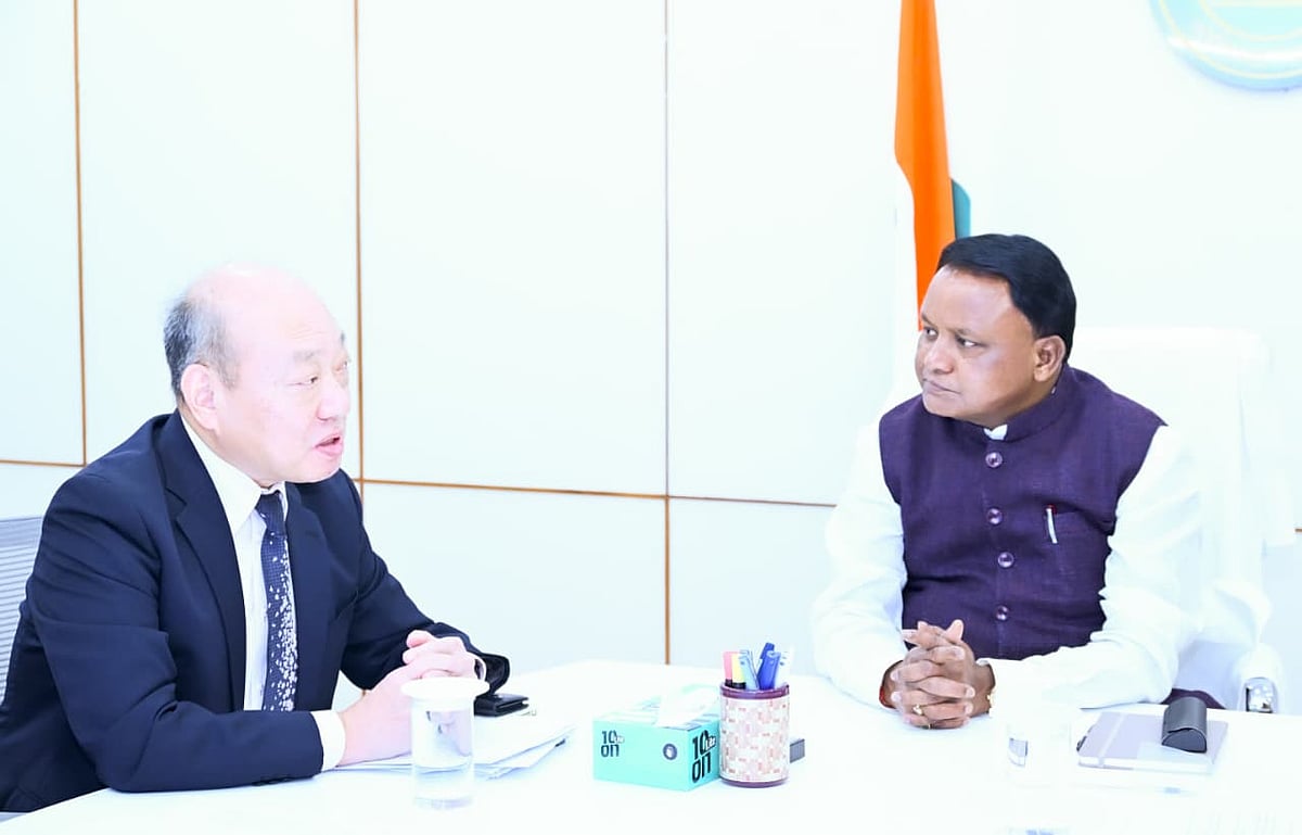 Consul General of Japan in Kolkata Mr. Ishikawa Yoshihisa with Odisha Chief Minister Shri Mohan Charan Majhi - null