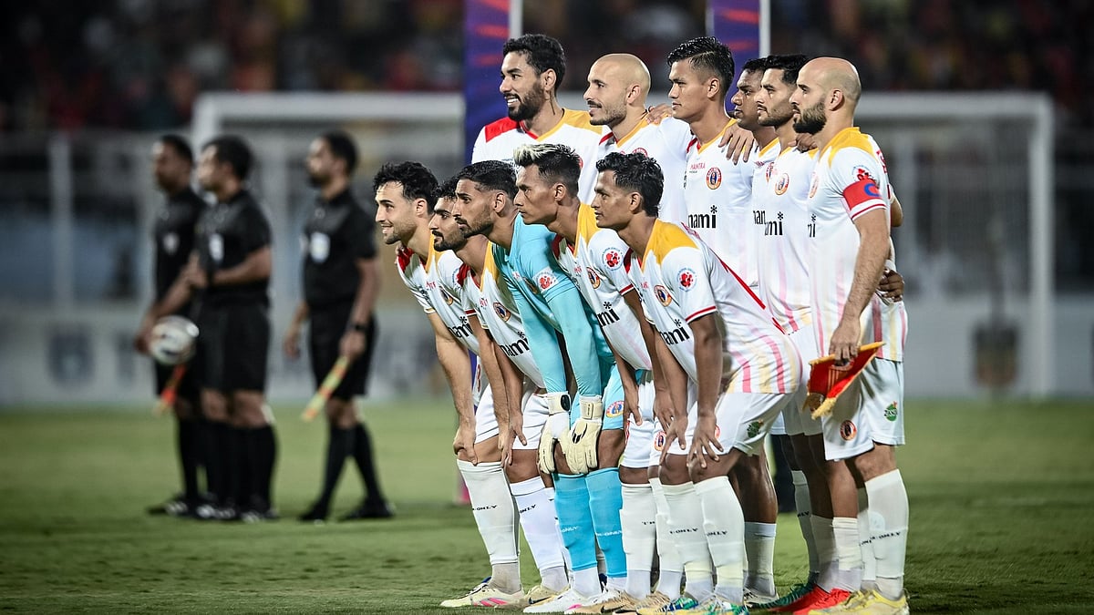 East Bengal footballers ahead of the ISL 2025-26 match against Inter Kashi at Kishore Bharati Stadium.  - eastbengal_fc/X