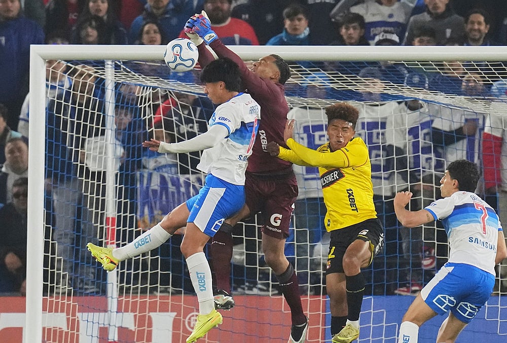 Universidad Catolica vs Barcelona SC Copa Libertadores match highlights-Goalkeeper Jose 