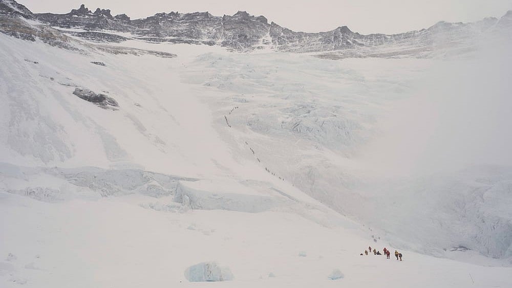 | Photo: AP/Pasang Rinzee Sherpa