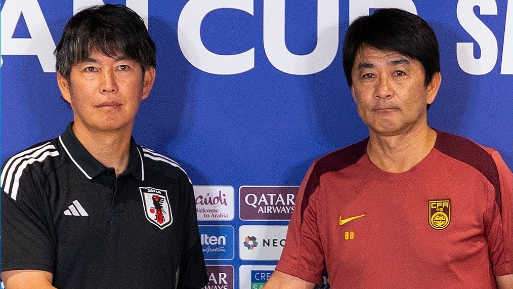 Head coaches of the Japan and China U-17 football teams ahead of their AFC U-17 Asian Cup final on May 22, 2026. - | Photo: Instagram/afcasiancup