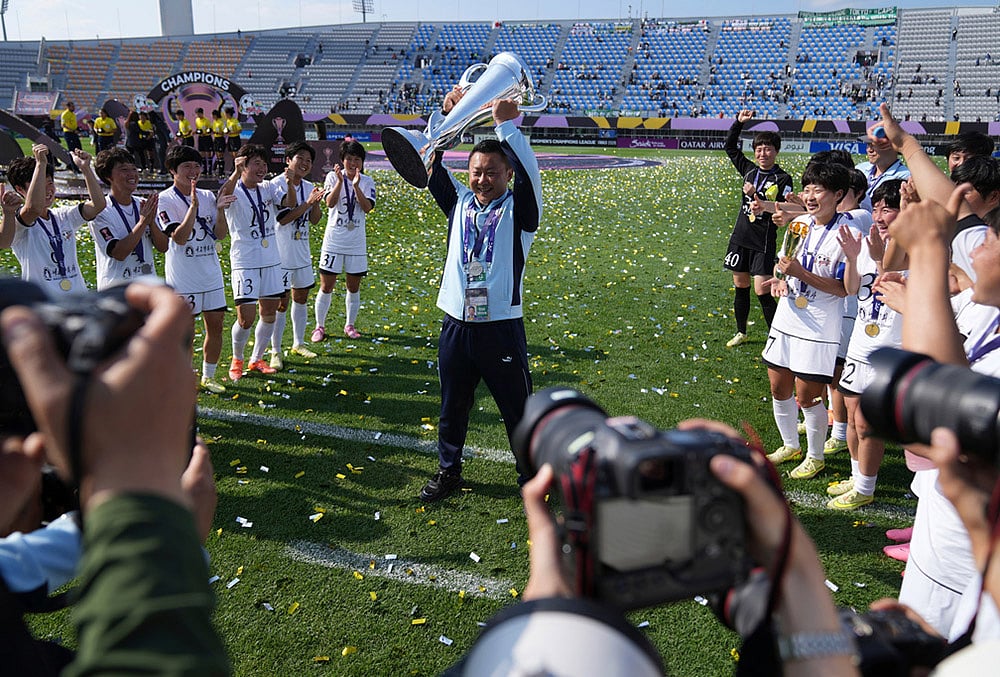 Naegohyang FC vs Tokyo Verdy AFC Womens Champions League Final-coach Ri Yu Il 