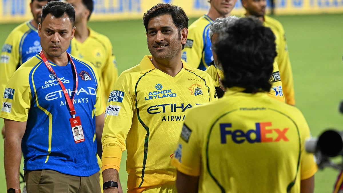 Chennai Super Kings’ Mahendra Singh Dhoni with teammates greets his fans after the Indian Premier League cricket match against Sunrisers Hyderabad in Chennai, India, Monday, May 18, 2026. - | Photo: AP