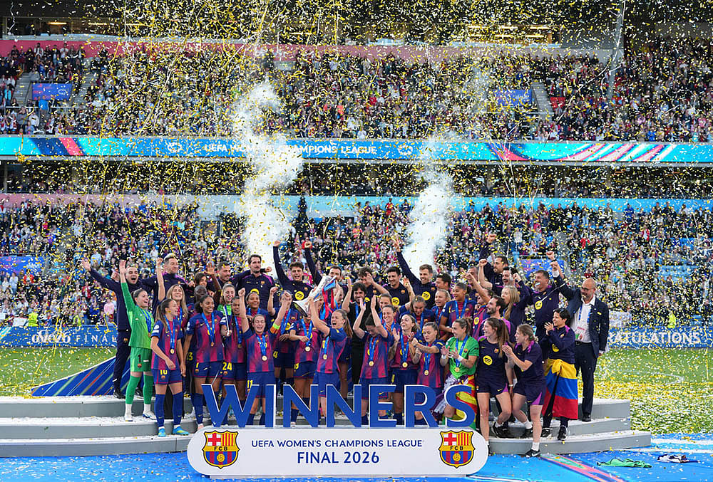 Barcelona's Irene Paredes lifts the trophy after winning the Women's Champions League final soccer match between FC Barcelona and OL Lyonnes, in Oslo.
 - | Photo: AP/Kirsty Wigglesworth