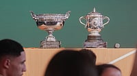 French Open 2026: How Much Do Roland Garros Winners Get Paid? | Photo: AP/Thibault Camus : The men’s, left, and women’s trophies are displayed during the draw for the French Open tennis tournament, Thursday, May 21, 2026, at the Roland Garros stadium in Paris.