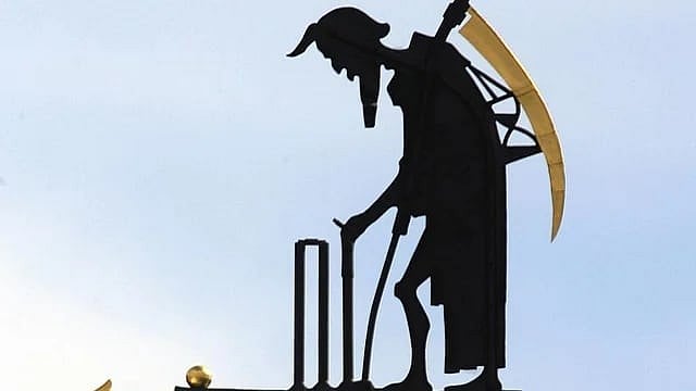 Father Time Turns 100: The Silent Guardian Of Lord’s Enters A New Century - Reddit