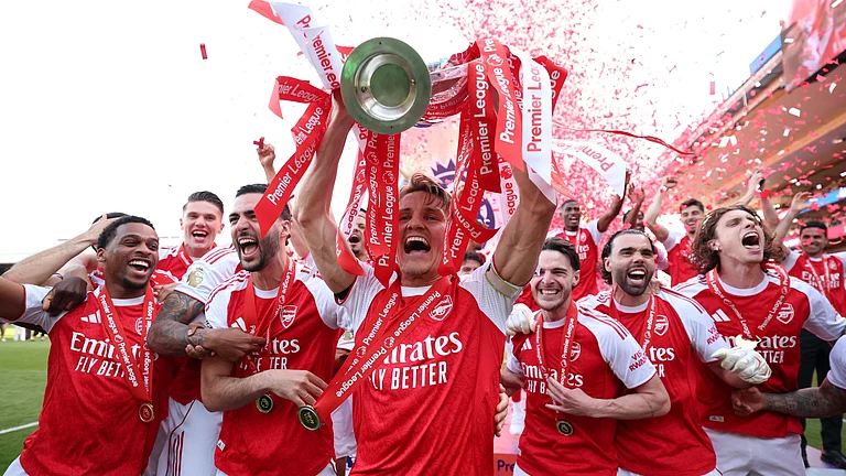 Crystal Palace 1-2 Arsenal Highlights, Premier League: Odegaard Lifts Trophy As Gunners End 22-Year Wait - X/premierleague