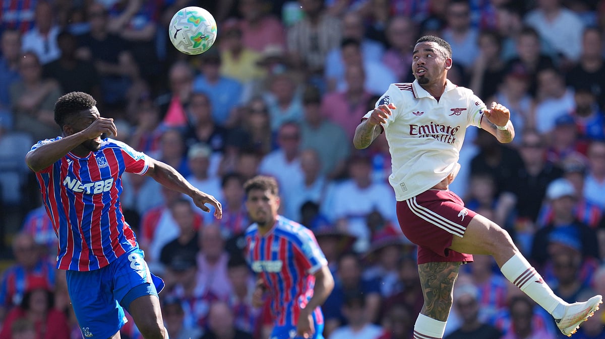 Arsenal's Gabriel Jesus, right, and Crystal Palace's Jefferson Lerma in action during the English Premier League soccer match between Crystal Palace and Arsenal in London, England, Sunday, May 24, 2026 - (AP Photo/Kin Cheung)