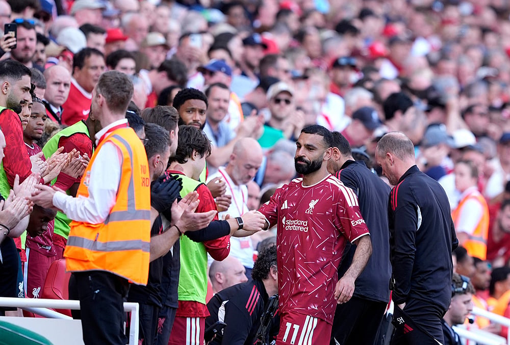 Mo Salah emotional farewell photos

