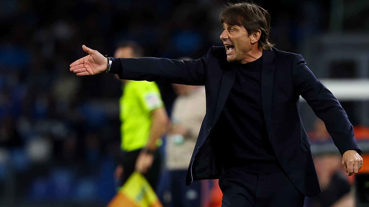 Napoli’s head coach Antonio Conte shouts during a Serie A soccer match between Napoli and Cremonese, April 24 , 2026, in Naples, Italy.  - | Photo: Alessandro Garofalo/LaPresse via AP