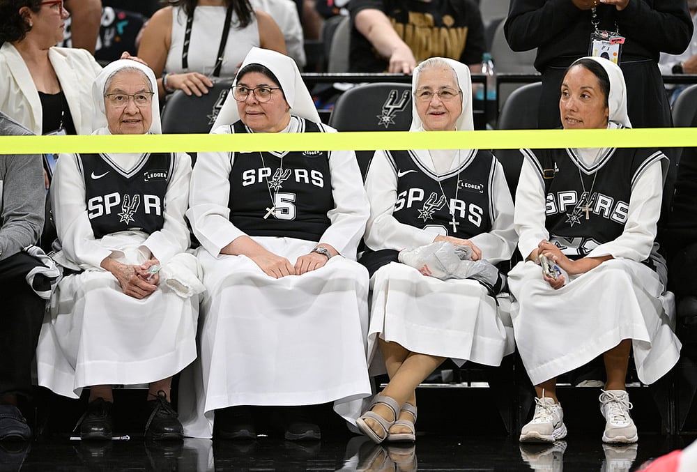 spurs vs thunder nba 2026 playoffs western conference finals game 4 highlights-Spectators 