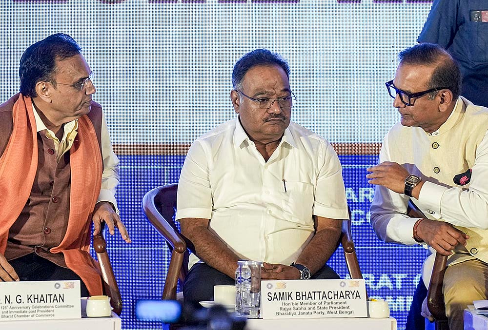 Samik Bhattacharya felicitated at event in Kolkata