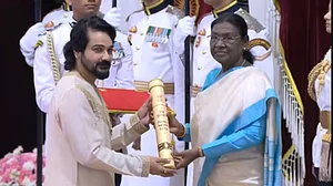 X : Prosenjit Chatterjee Receives Padma Shri for Cinema Contribution