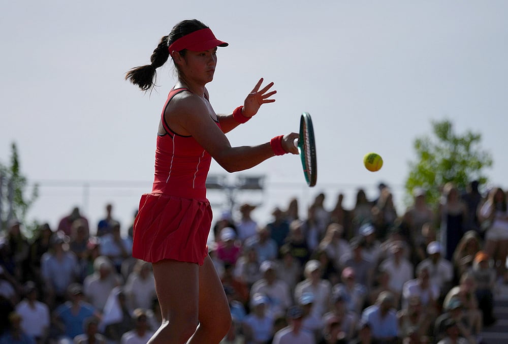 Solana Sierra vs Emma Raducanu French Open tennis