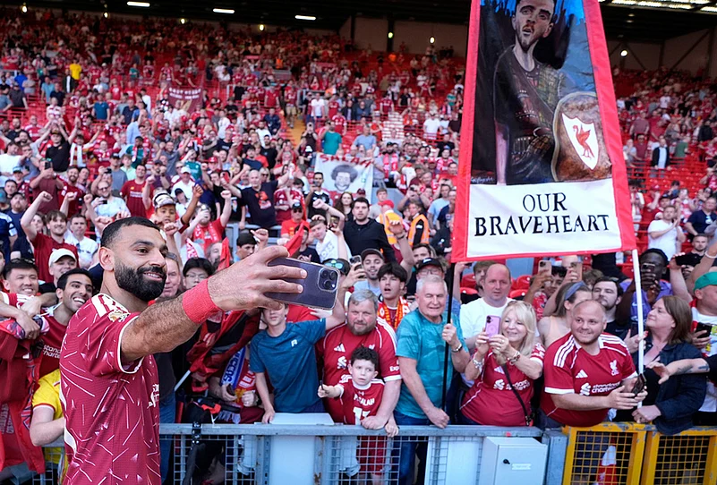 Mo Salah emotional farewell photos