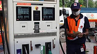 Fuel Prices Hiked Again: Petrol Crosses ₹100 in Delhi, Diesel Rates Also Increased Petrol Crosses Rs 100 in Delhi as Fuel Prices Hiked Fourth Time in 11 Days