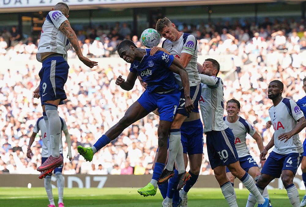 Tottenham vs Everton Premier League match highlights-Micky van de Ven