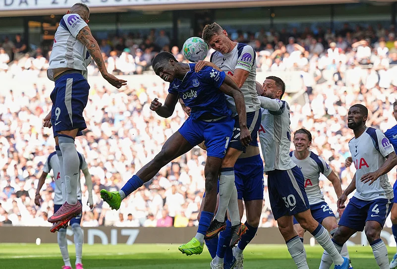 Tottenham vs Everton Premier League match highlights-Micky van de Ven