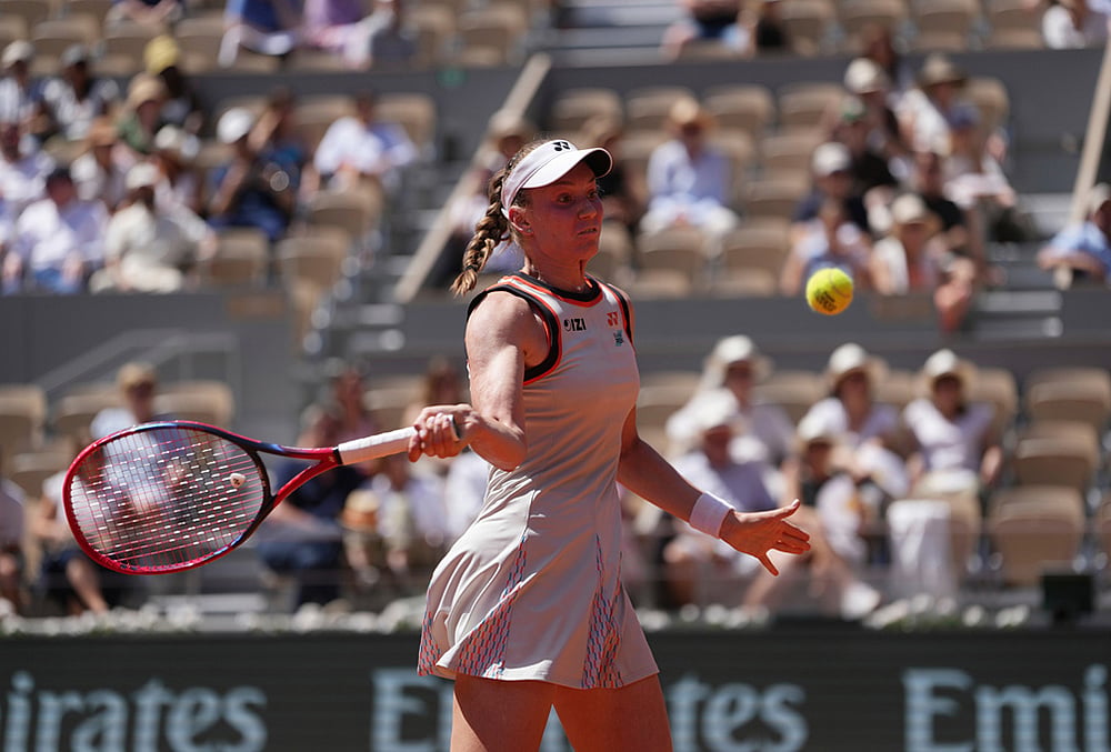 Elena Rybakina tennis outfit French Open