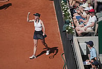 Elina Svitolina Vs Anna Bondar, French Open: Ukrainian Seventh Seed Enters Roland Garros Second Round | Photo: AP/Christophe Ena : Elina Svitolina of Ukraine reacts as she plays against Anna Bondar of Hungary during their first round women's singles tennis match at the French Open tennis tournament in Paris.