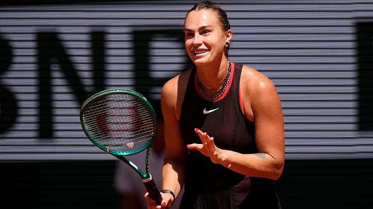 Aryna Sabalenka of Belarus reacts as she plays against Jessica Bouzas Maneiro of Spain during their first round women’s singles tennis match at the French Open tennis tournament in Paris, Tuesday, May 26, 2026. - | Photo: AP/Christophe Ena