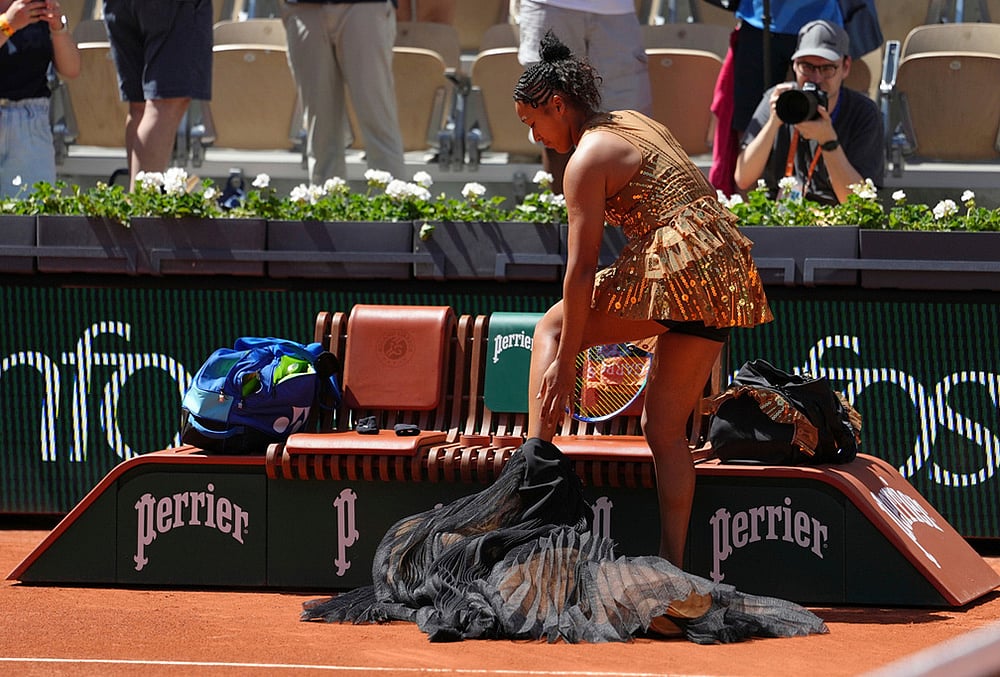 Naomi Osaka dramatic outfit reveal