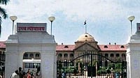 Running Hookah Bar no Fundamental Right: Allahabad HC Running Hookah Bar no Fundamental Right: Allahabad HC