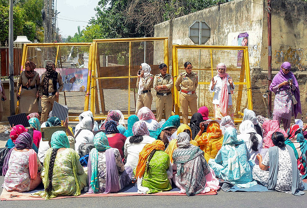 Covid warriors stage protest in Patiala