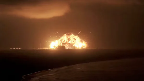Blue Origin’s New Glenn rocket exploded in a dramatic ground test at Cape CanaveraL.