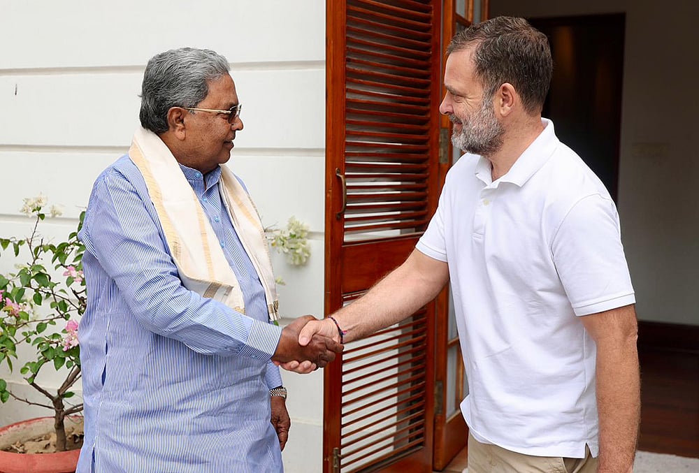Rahul Gandhi meets Siddaramaiah