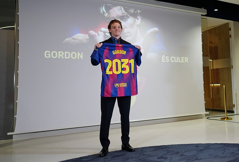 anthony-gordon-presentation-fc-barcelona