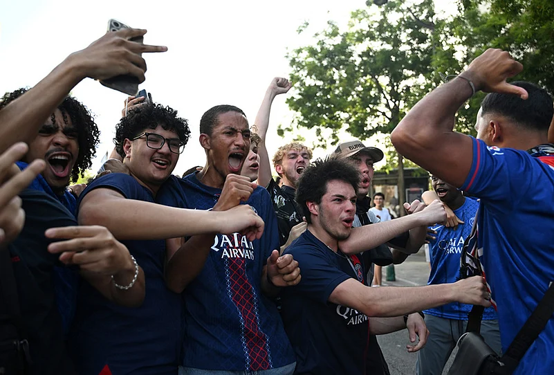 PSG vs Arsenal UEFA Champions League final Puskás Aréna photos-